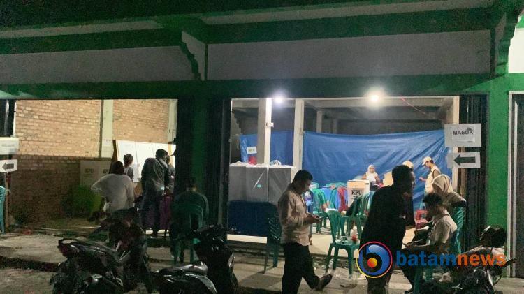 Proses Penghitungan Surat Suara di Karimun Berlangsung Hingga Tengah Malam
