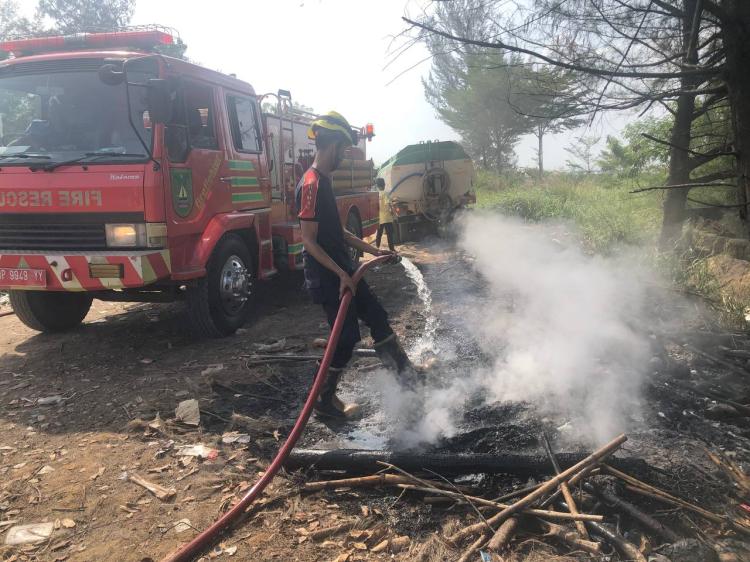Asap Tebal Selimuti Kota Batam Diduga Berasal dari Pembakaran Sampah