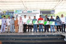 Pemko Batam Berikan Jaminan Sosial, 581 Nelayan Kecil Terima Kartu BPJS Ketenagakerjaan