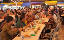 Wakapolri Komjenpol Agus Nikmati Es Cendol dan Otak-otak Goreng di Akau Potong Lembu