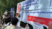 Bawaslu Karimun Angkut Semua Alat Peraga Kampanye yang Masih Terpasang Dimasa Tenang