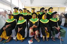Lansia Berusia 84 Tahun ikut Diwisuda di Aula Bandar Seri Bentan