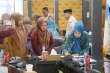 Bintan Terobos Stunting dengan Peluncuran Buku dan E-Learning Bina Keluarga Balita Emas