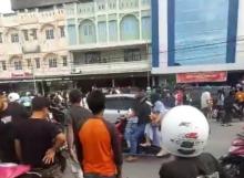 Tabrakan Yamaha Bison vs Vespa di Karimun, Satu Pengendara Patah Tulang Kaki