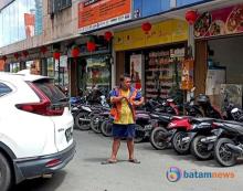 Tarif Parkir Naik, Juru Parkir Batam Keluhkan Keterlambatan Pembagian Karcis