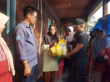 PT Asna Jaya Group Bagi Sembako dan Santuni Anak Yatim di Baran Karimun