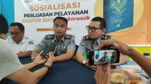 Kantor Imigrasi Dabo Singkep Sosialisasikan E-Paspor di Desa Tanjung Harapan, Biaya Bikinnya Segini!