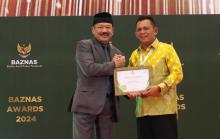Gubernur Ansar Terima Anugerah Baznas Award 2024