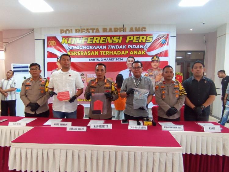Polresta Barelang Gelar Konferensi Pers Ungkap Kasus Perundungan Anak di Kota Batam