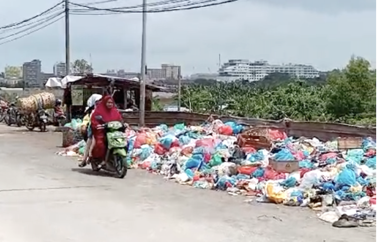 Warga Tanjung Uma Keluhkan Bau Tidak Sedap dari TPS, Minta Pemerintah Ambil Tindakan