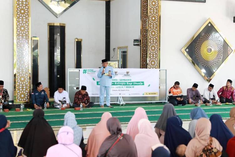 Baznas Kepri dan Batam Bagikan 300 Paket Sembako untuk Dhuafa Jelang Ramadhan