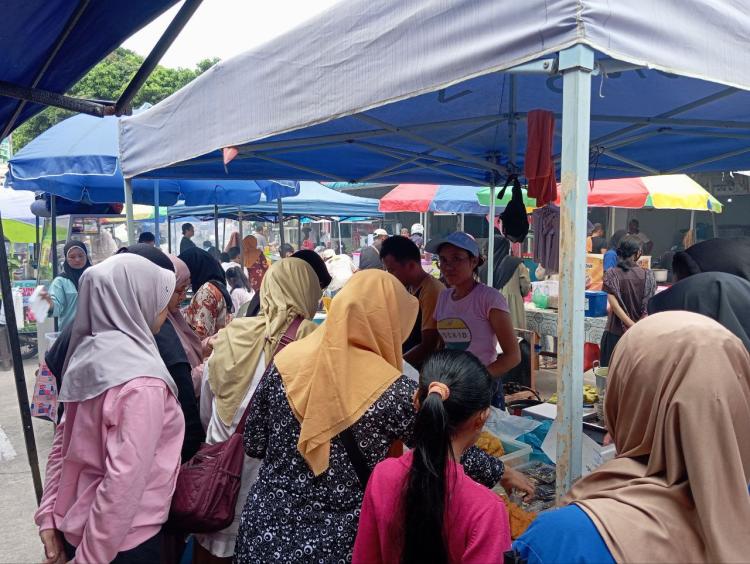 Berburu Takjil dan Makanan Lezat di Bazar Ramadhan Pasar Sungai Harapan Batam