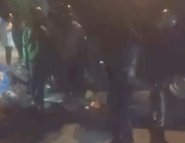 Kecelakaan di Simpang Kepri Mall: Bus Karyawan PT. PCI Tabrak Truk Mogok
