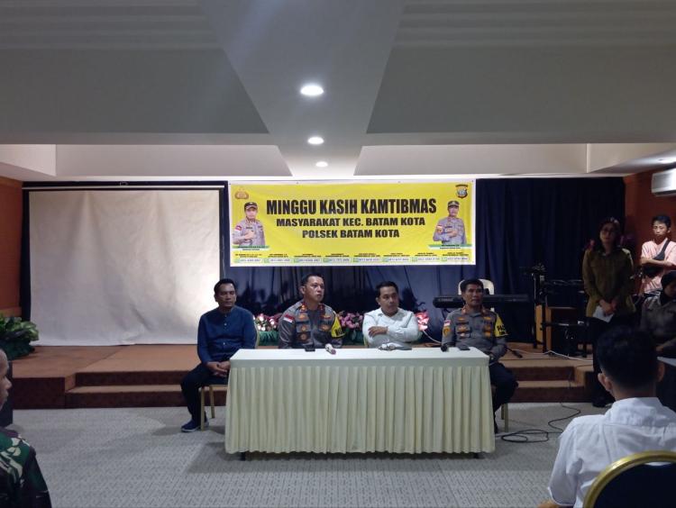 Polresta Barelang Kegiatan Minggu Kasih di Gereja GPDI Betesda Batam Kota, Sinergi Kepolisian dan Masyarakat 