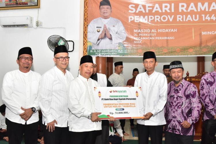 Safari Ramadan di Kabupaten Siak, CSR BRK Syariah Bawa Berkah Untuk Masjid Al Hidayah 