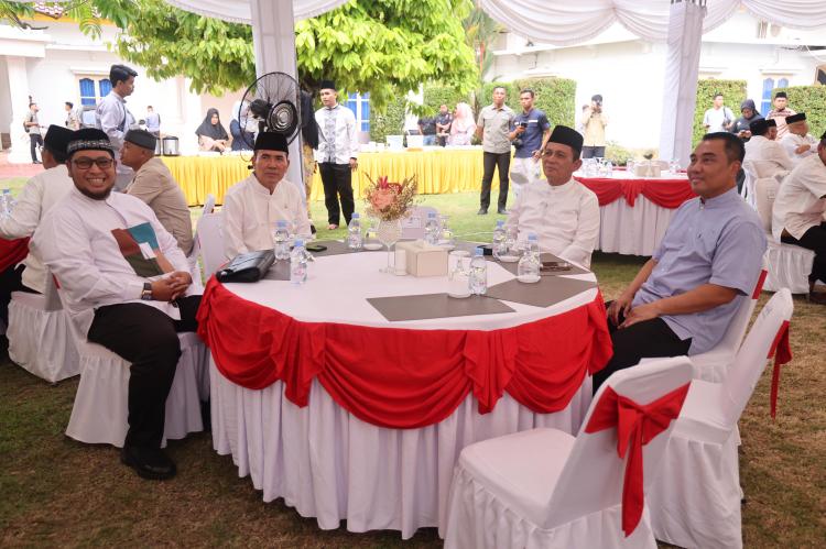 Gubernur Ansar Buka Puasa Bersama Para Pimpinan OPD, FKPD dan Instansi Vertikal...