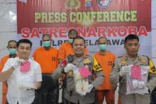 Polres Pelalawan Ungkap Peredaran Sabu 5 Kg dan 3.250 Pil Happy Five, Lima Pengedar Ditangkap