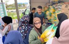 Ratusan Warga Tanjungpinang Membanjiri Pasar Murah di Jalan Bandara pada Hari Ke-2