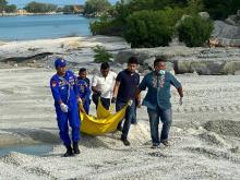 Mayat Laki-laki yang Ditemukan Mengapung di Perairan Takong Hiu Karimun, Warga Tiban Batam 