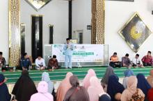 Baznas Kepri dan Batam Bagikan 300 Paket Sembako untuk Dhuafa Jelang Ramadhan