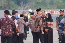 Kapolda Kepri Sambut Kedatangan Wakil Presiden RI Ma’ruf Amin dan Istri Beserta Rombongan
