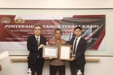 Tangkap Buronan Interpol, Kapolresta Barelang Terima Penghargaan dari Kedubes Jepang