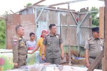 Bangunan Liar Tempat Permainan Biliar di Jalan Soekarno Hatta Dibongkar Satpol PP Pekanbaru