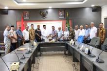 Ketua DPRD Batam Terima Kunjungan Pansus LKPj Kabupaten Tanah Datar