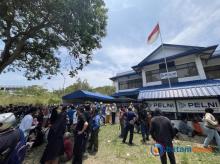 Antre dari Subuh, Warga Batam Kecewa Tak Dapat Tiket Pelni Gratis