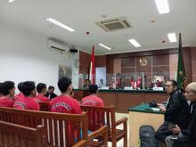 Pembacaan Putusan Aksi Bela Rempang: 8 Terdakwa Divonis, Tangis Keluarga Pecah di Pengadilan Negeri Batam
