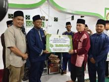 Safari Ramadhan Bupati Lingga Berlanjut ke Desa Pulau Bukit, Berbagi Kebahagiaan di Tengah Bulan Suci