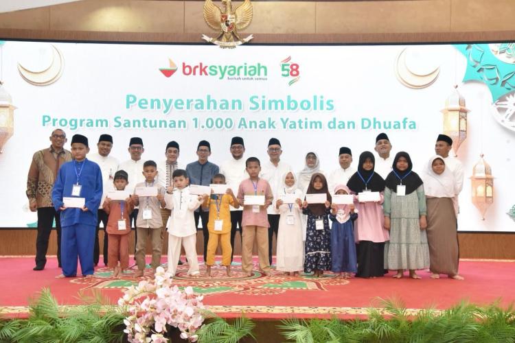 Peringatan Milad ke-58 BRK Syariah Penuh Berkah, 1.000 Anak Yatim dan Dhuafa Mendapat Santunan 