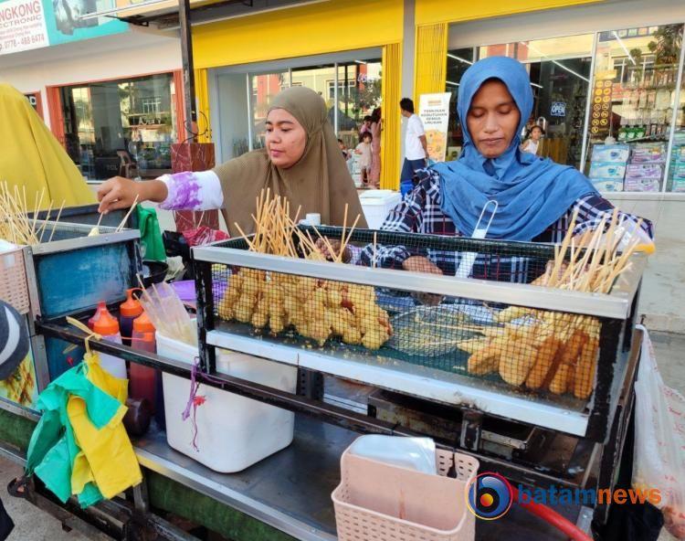 Kisah Inspiratif Neni, Penjual Telur Gulung Sukses di Bazar Golden Prawn