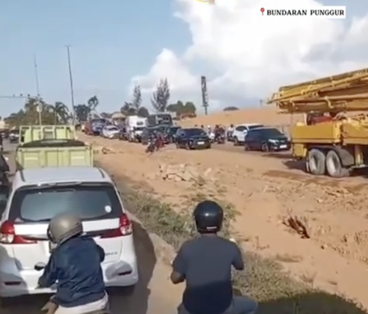 Ibu Rumah Tangga Tewas Terlindas Mobil Molen di Batam, Dua Anaknya Selamat