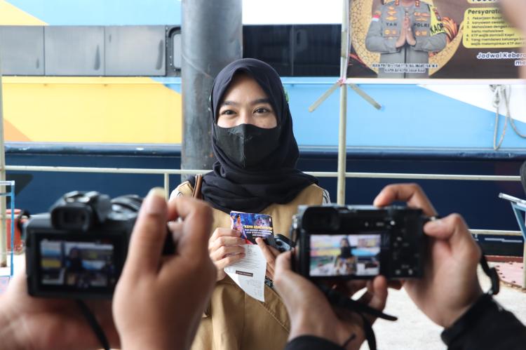 Kapolda Kepri Bagikan 216 Tiket Gratis Lebaran, Wajah Ceria Masyarakat Akhirnya Mudik Gratis!