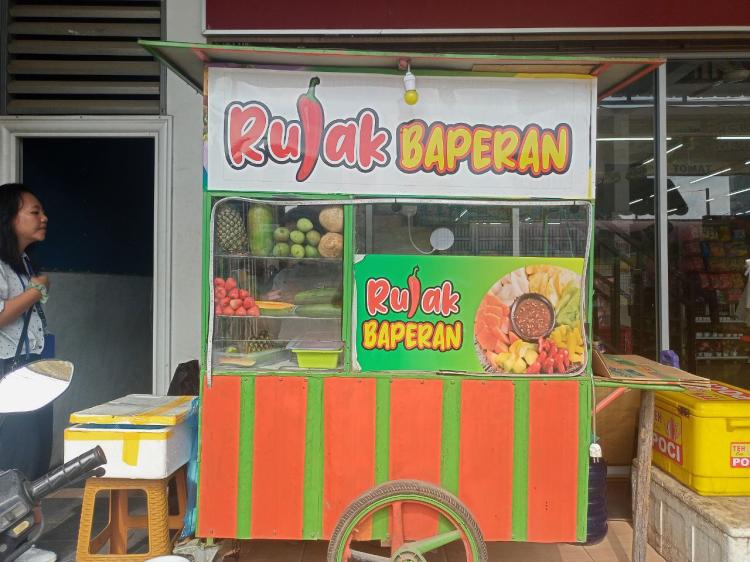 Berawal dari Hobi, Yohana Kini Raup Cuan dari Bisnis Rujak di Batam