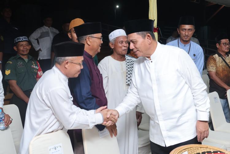 Masyarakat Dabo Tumpah Ruah di Lapangan Merdeka, Meriahkan Malam Takbir Idul Fitri 1445 Hijriyah