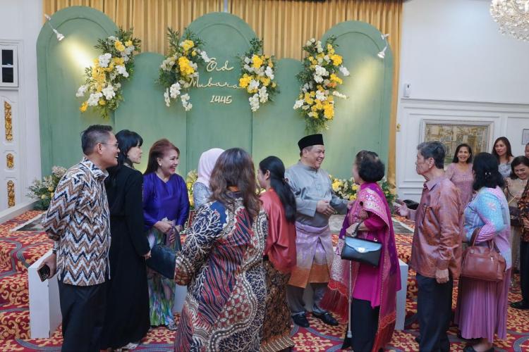 Momen Penuh Keceriaan di Hari Lebaran di Open House Pj Gubernur Riau 