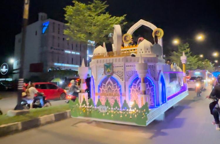 Kecamatan Nongsa Raih Juara Umum Pawai Takbir Keliling Kota Batam