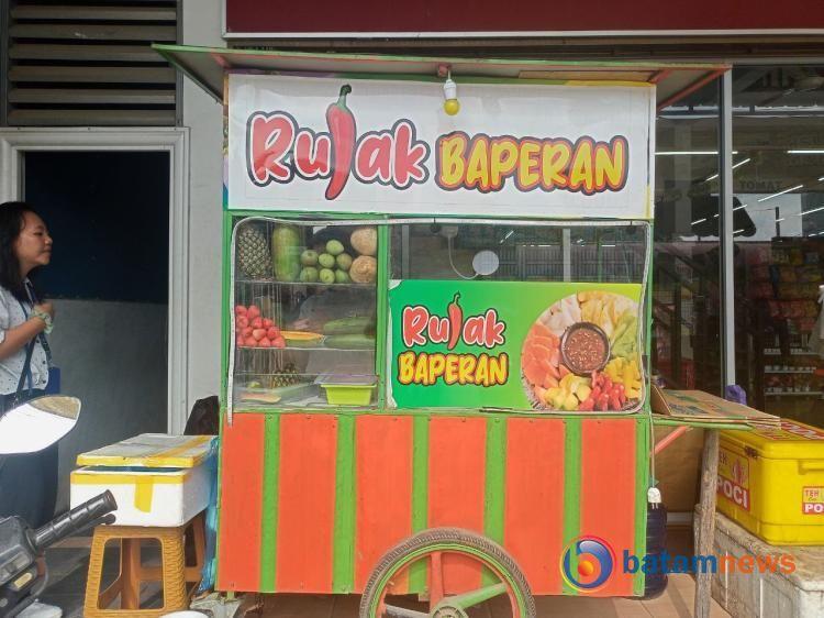 Menikmati Kesegaran Rujak Baperan di Batam: Lebih dari Sekadar Selera, Ini Manfaat Kesehatannya