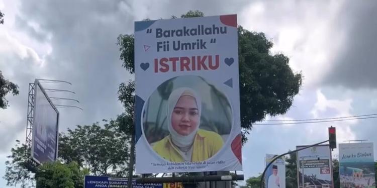 Baliho Ucapan Selamat Ulang Tahun oleh Suami Viral di Kota Batam