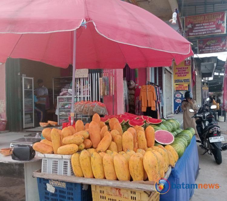 Dari Sarjana Hukum Menjadi Pedagang Buah Sukses, Syaiful Rahman Mampu Raup Omzet Jutaan Per Hari