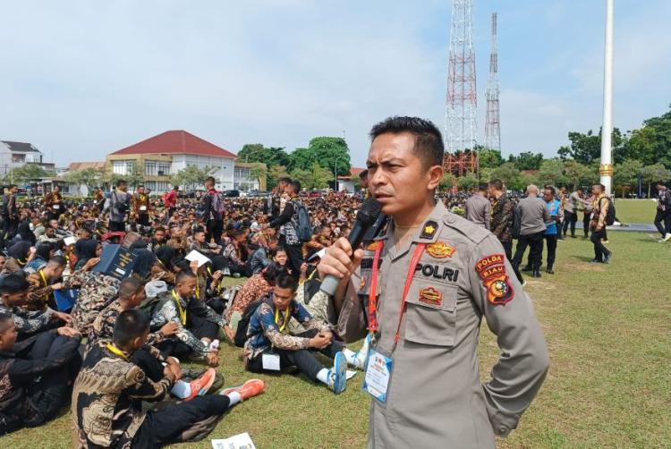 Ribuan Calon Polisi Berkumpul di Mapolda Riau untuk Seleksi Penerimaan Anggota Polri 2024