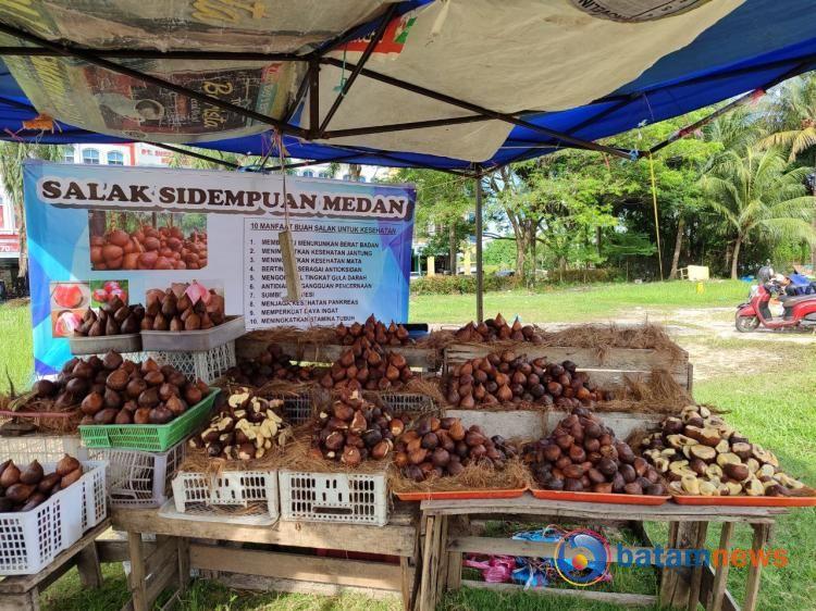 Bisnis Salak Menjanjikan, Irwan Raup Omzet hingga Rp1 Jutaan Per Hari