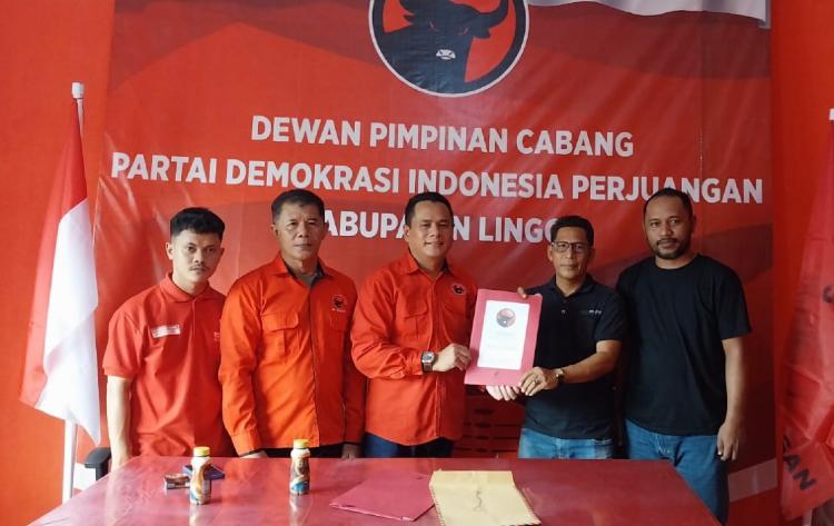 Muhammad Nizar Ambil Formulir Pendaftaran Bakal Calon Bupati Lingga di PDI Perjuangan