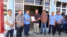 Bupati Natuna Serahkan Satu Unit Mobil Tangki Air Kapasitas 4000 Liter kepada PDAM Tirta Nusa