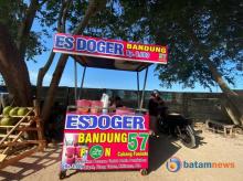 Jualan Es Doger, Pria di Batam Ini Raup Cuan Nyaris Rp1 Juta per Hari