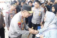 Kapolda Kepri Bagikan Ratusan Tiket Gratis Mudik Rute Batam - Tanjungpinang dan Tanjung Uban Jelang Idul Fitri