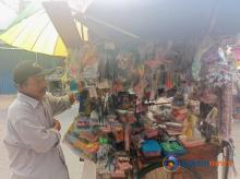 Pak Iwanda, Pedagang Mainan Keliling yang Menyaksikan Perubahan Zaman di Batam