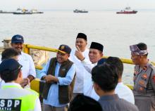 H-2 Lebaran, Gubernur Ansar Tinjau Kelancaran Arus Mudik di Pelabuhan Roro Tanjung Uban 